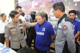 Debt Collector asal Surabaya Aniaya Istri Siri dengan Celurit