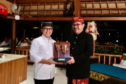 Wagub Bali ke Bupati Anas: Kembangkan Pariwisata, Membangun Peradaban