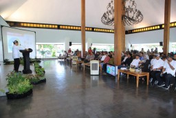 Bupati Anas: Media Berperan Membangun Image Positif Daerah