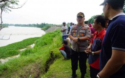 Selain 4 Orang Hilang, Perahu Terbalik Juga Tenggelamkan Tiga Motor