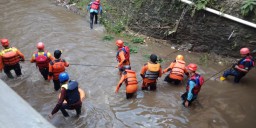 Tim Gabungan Cari Dua Santri yang Hilang Hanyut dalam Sungai di Malang