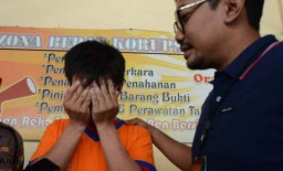 Bermodal Stetoskop, Seorang Guru SD di Surabaya Cabuli 8 Muridnya