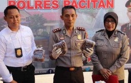 Polisi Ungkap Pembuatan Gula Jawa Palsu di Pacitan