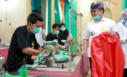 Bupati Anas Gandeng UMKM Buat Ribuan APD Bagi Tenaga Medis Banyuwangi