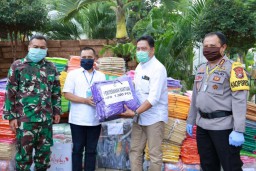 Bantuan 1.800 APD Diserahkan untuk Petugas Medis Covid-19 Banyuwangi