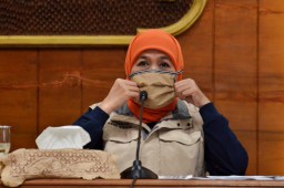 Khofifah Minta Gugus Tugas di Jatim Kerja Keras Tangani Covid-19