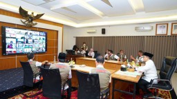Bupati Anas Paparkan Skema New Normal pada Kemendagri dan Kemenpan RB