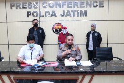 Hina Kiai di Facebook, Seorang Emak-emak asal Pamekasan Diciduk Polisi