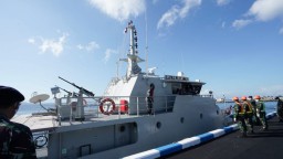 Kapal Angkatan Laut Rajegwesi Perkuat Keamanan Perairan Banyuwangi
