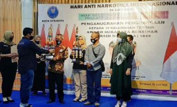 Kegiatan HANI, BNNK Surabaya Beri Penghargaan Kelurahan Bersih Narkoba