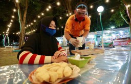 Banyuwangi Sertifikasi Protokol Covid-19 ke Ratusan Warung Rakyat