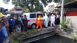 Mayat Bayi Perempuan dalam Kardus Ditemukan di Sungai