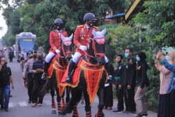Polisi Kendarai Kuda Sosialisasi Cegah Corona di Madiun Diapresiasi