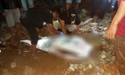 Terjun ke Sungai Sedalam 50 Meter di Ponorogo, Seorang Pemotor Tewas