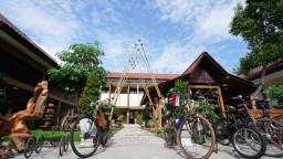 Bernostalgia dengan Masa Lalu di Pameran Barang Antik Banyuwangi