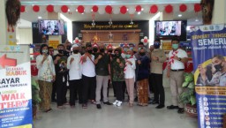 Sambut HUT RI ke-75 di Ponorogo, Petugas Satpas Kenakan Kostum Pejuang