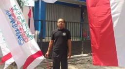 Pandemi Covid-19, Pedagang Bendera Keluhkan Sepi Pembeli
