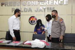 Tawarkan Cewek Layani Prostitusi, Mami Karaoke di Surabaya Diamankan