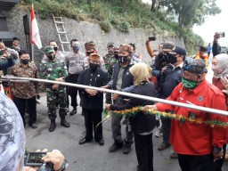 Wisata Gunung Bromo Diperuntukan Bagi Wisatawan Lokal