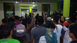 Ratusan Warga Lurug RSUD Tongas Paksa Pulangkan Jenazah