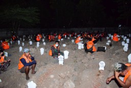 Tak Pakai Masker, 54 Pelanggar Disanksi Berdoa di Makam Korban Corona
