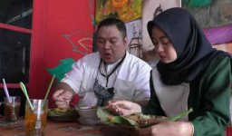 Mencicipi Sego Berkat Godhong Jati di Pacitan