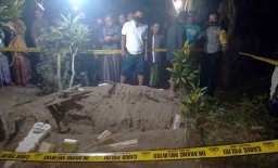 Gempar! Makam di Jombang Dibongkar dan Satu Kain Kafan Jenazah Hilang