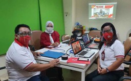 Mahasiswa di Surabaya ini Ikuti Pengenalan Kampus Secara Virtual 