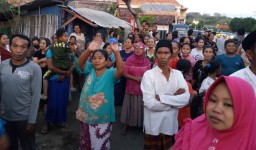Penjemputan Ibu Konfirm oleh Satgas Covid-19 Ditolak Warga Probolinggo