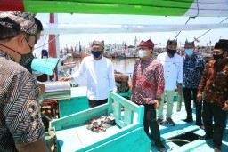 Menteri Teten Masduki Dorong Penguatan Koperasi Nelayan Banyuwangi