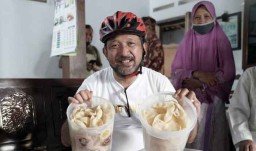 Keliling dengan Sepeda Angin, Ipong Siap Tingkatkan UMKM di Ponorogo