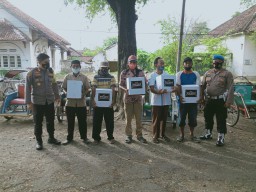 Aksi Patriotik Tukang Becak Pengganti Bendera Rusak Panen Apresiasi