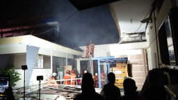 Gudang Arsip Kantor Kesyahbandaran Utama Tanjung Perak Terbakar