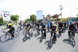 Kangen Banyuwangi, Gubernur Khofifah Gowes Kampanye Protokol Kesehatan