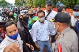 Aksi Tolak Habib Rizieq di Surabaya Berakhir Ricuh