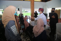 Banyuwangi Beri Beasiswa Mahasiswa dari Keluarga Terdampak Covid-19