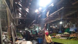 Pedagang Keluhkan Genangan dan Atap Pasar Baru Kota Probolinggo Bocor
