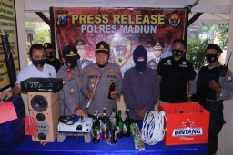 Gelar Pesta Malam Tahun Baru dan Berkerumun, Pria di Madiun Tersangka