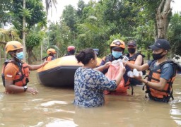 Banjir di Jember, BPBD Kirim Perahu Karet hingga Logistik