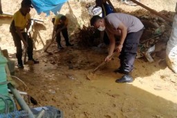Satu Rumah di Ponorogo Tertimpa Tebing Longsor Setinggi 10 Meter