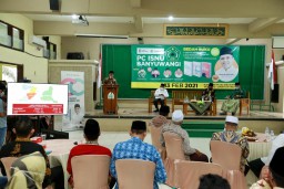 Jelang Purna Tugas, Bupati Anas Minta Maaf dan Berterima Kasih ke Kiai