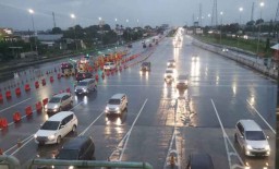 Akhir Libur Imlek, Ribuan Kendaraan Kembali ke Surabaya dan Sidoarjo