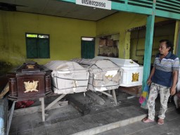 Pandemi Covid-19, Penjual Peti Mati di Ponorogo Kehabisan Stok
