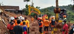 Lagi, 2 Korban Longsor di Nganjuk Ditemukan Tewas dan 8 Masih Dicari
