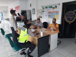Ini Pemicu 4 Oknum Dishub Lempar Besi dan Batu ke Sopir Truk di Pasuruan