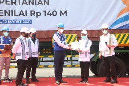 Gubernur Khofifah dan 3 Menteri Lepas Ekspor Produk Pertanian Rp 140 Miliar