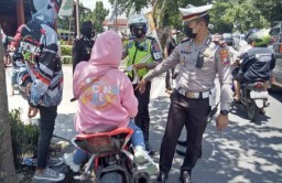 Razia Kendaraan di Tempat Wisata Mojokerto, 50 Motor Ditilang