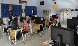 Ratusan Siswa SMA di Ponorogo ini Ikuti Evaluasi Hasil Belajar di Sekolah