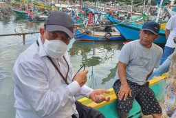 DPM PTSP Jatim Roadshow ke Banyuwangi, Nelayan Manfaatkan Layanan Izin Keliling