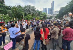 Jurnalis di Surabaya Tuntut Kekerasan Terhadap Wartawan Tempo Diusut